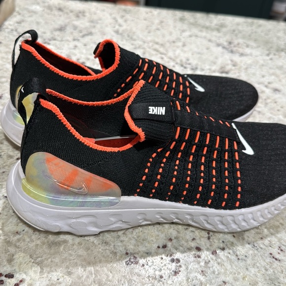 Nike women’s react tennis shoe - Picture 1 of 3